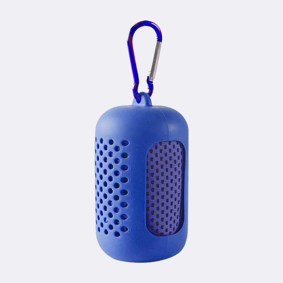 SAETTO Fresco cooling towel in its Cobalt silicone case with carabiner